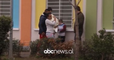 Fluks në qendrat shëndetësore nga virozat e stinës, mjekia: Nëse fëmijët kanë simptoma, mos i çoni në shkollë