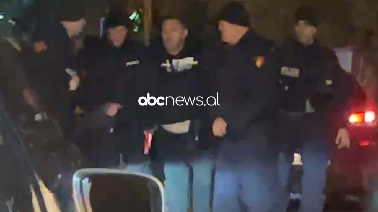 VIDEO/ FNSH nuk i ndahet Vlorës, shoqërohen disa persona