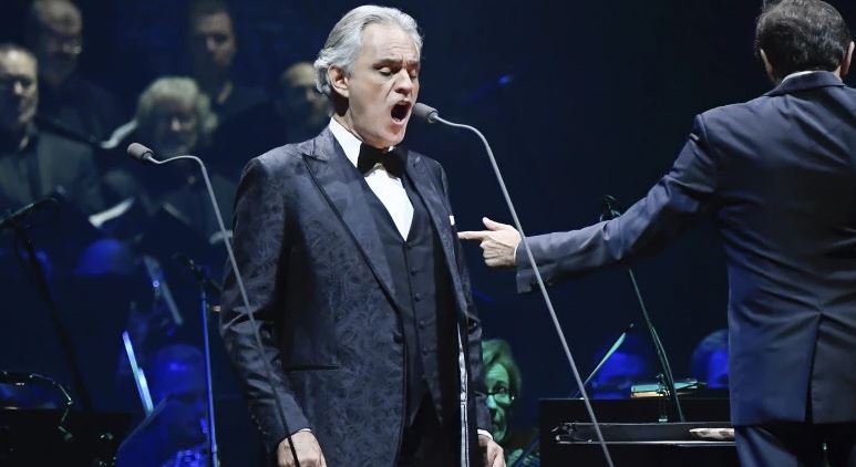 Andrea Bocelli prezanton të birin, të gjitha vajzat fiksohen pas tij