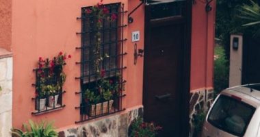 Vendoseni këtë objekt para derës së shtëpisë, largon fatin e keq dhe tërheq para