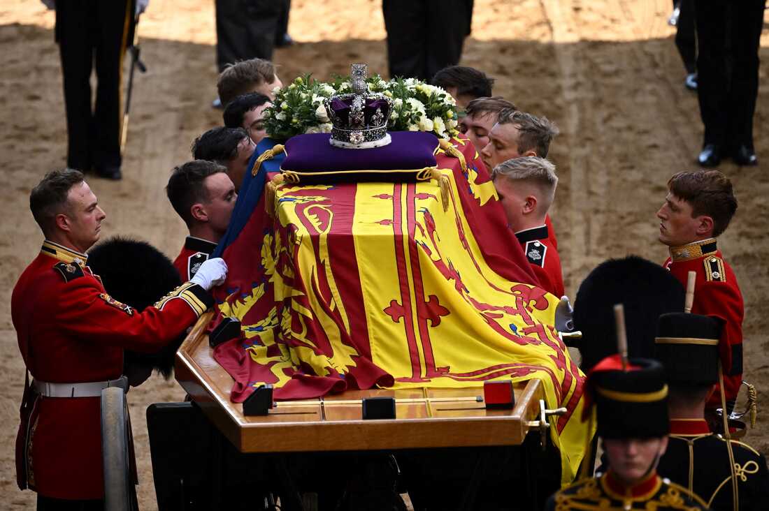Moment prekës, Pallati Mbretëror publikon një foto të re nga funerali i Mbretëreshës Elizabeth