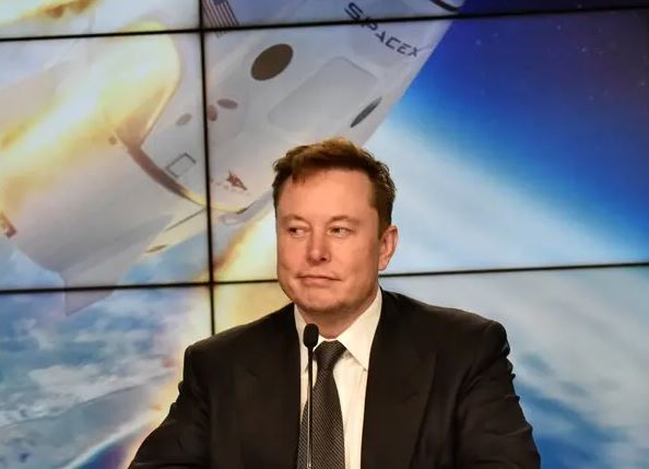 Po mban ushtarët ukrainas me internet, Musk: Starlink po humbet para, kompanitë e tjera fitojnë para nga taksapaguesit