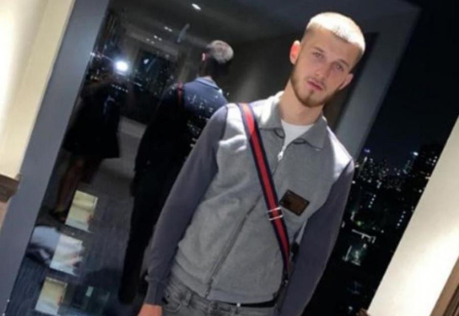 25 plagë në kokë e gjoks e brinjë të thyera, shqiptarët dhunojnë për vdekje një 23-vjeçar që do t’u vidhte “shtëpinë e barit”