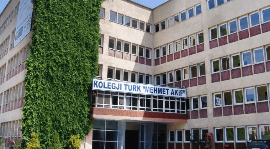 Mbyllja e kolegjit “Mehmet Akif”, Gjykata Administrative shtyn seancën