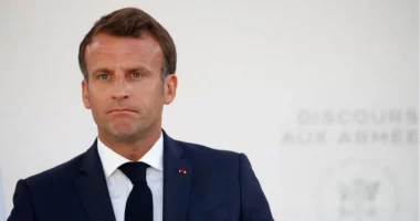 Macron: Po shohim një ndryshim të madh në natyrën e luftës në Ukrainë