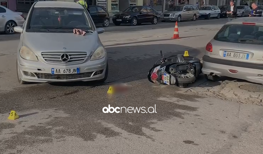 Automjeti përplaset me motorin në Vlorë, një i lënduar
