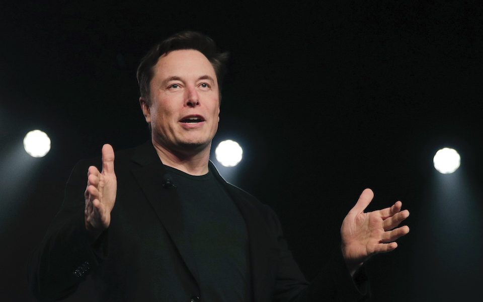 Elon Musk planifikon të pushojë nga puna 75% të punonjësve të Twitter
