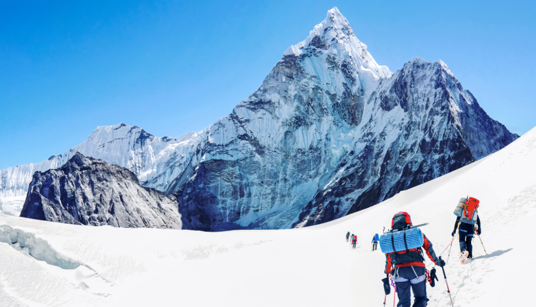 Orteku vret katër alpinistë në Himalaje