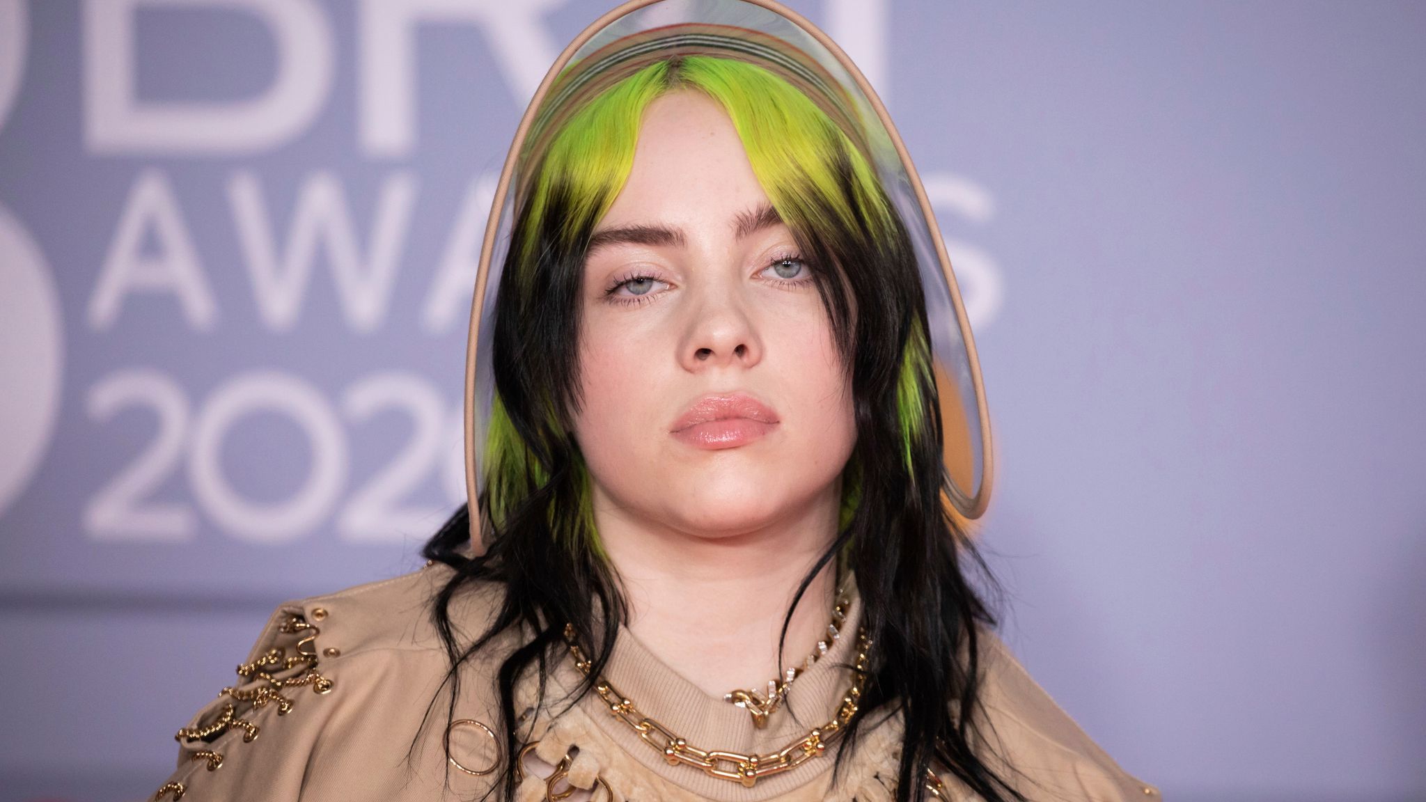 Fansi nxjerr zbuluar Billie Eilish, kapet mat me këngëtarin e njohur