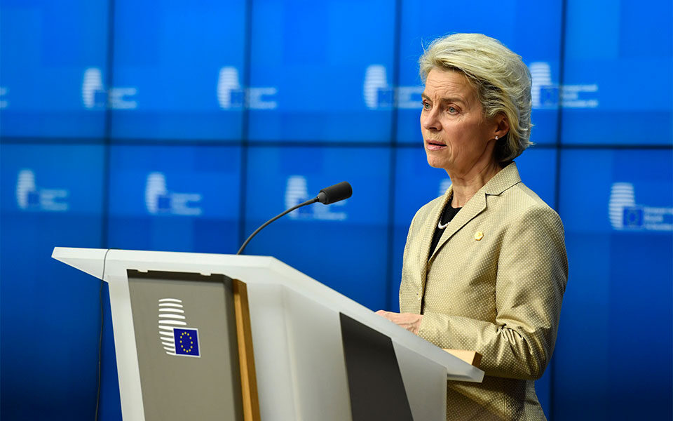 Von der Leyen: Mezi presim të bashkëpunojmë me Sunak