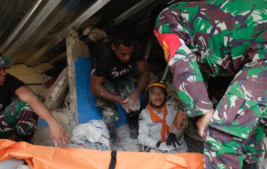 Bilanci tragjik i tërmetit në Indonezi, shkon në 310 numri i viktimave