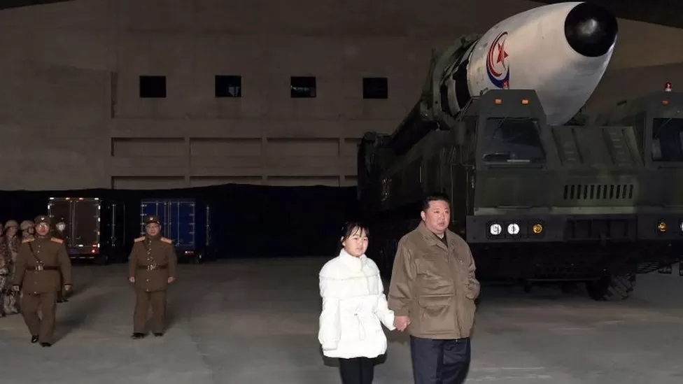 FOTO/ Vajza e Kim Jong Un shfaqet për herë të parë në publik