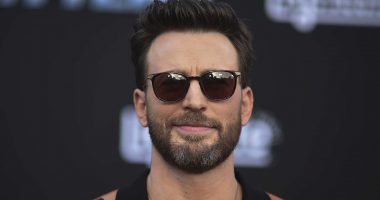 Burri më seksi për vitin 2022 nuk është më beqar, zbulohet me kë po del aktori i njohur