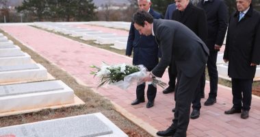 Kurti dhe Majko vendosin lule në varrin e Hasan Prishtinës në Kukës