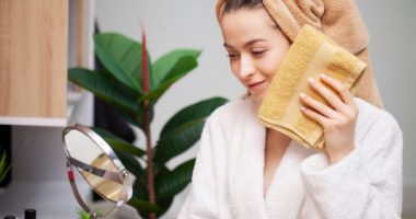 E thani fytyrën me peshqir pas larjes? Pse nuk duhet ta bëni më