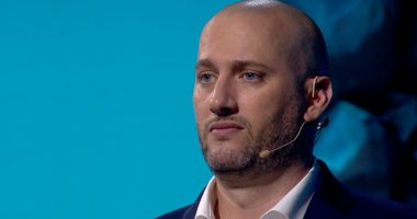 Monolog nga Florjan Binaj: Politikanët të kursejnë nacionalizmat në stadiume, nuk kanë kurajo të përballen as kur kombi ynë shkelet me këmbë