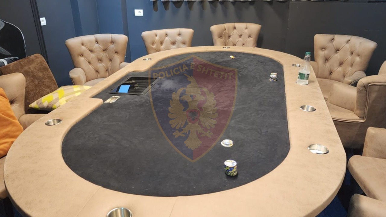 “Poker”, 17 të arrestuar në Tiranë, mbi 14 mijë euro të sekuestruara