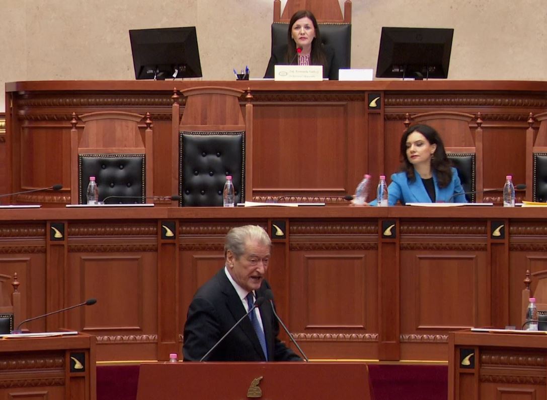 Nis me debate seanca e sotme plenare, Berisha sulmon Ramën: Ka moral dhe psikologji prej xhelatësh