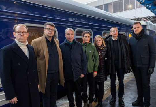 Shtatë ministra të jashtëm europianë vizitojnë Kievin në shenjë mbështetjeje