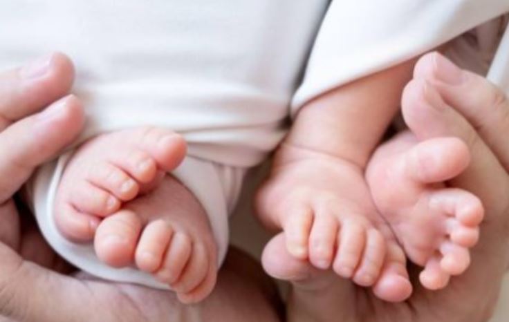 Përse fëmijët binjakë lindin më herët se koha e përcaktuar?