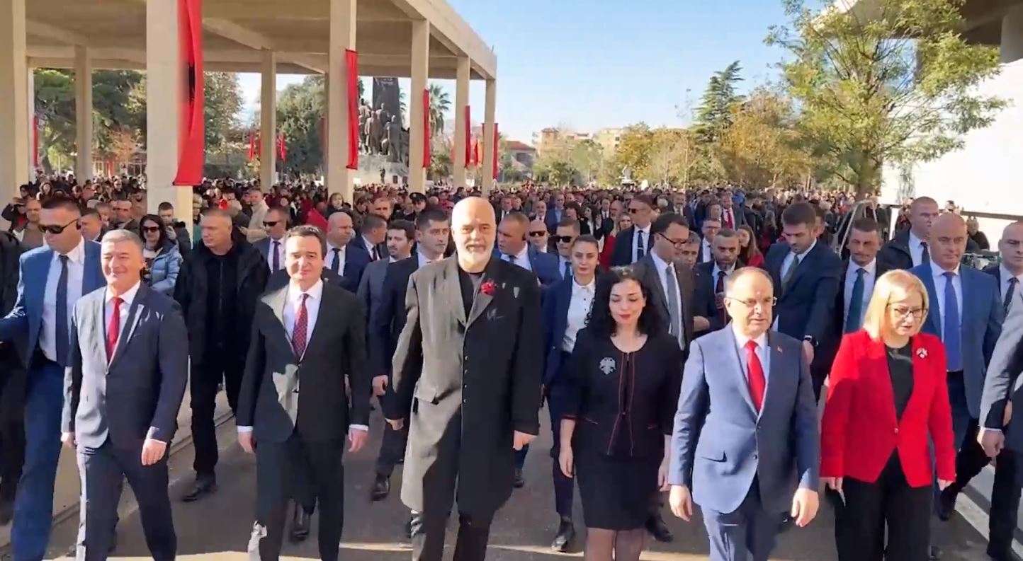 VIDEO/ Rama dhe delegacioni i Kosovës në Vlorë, vijon kremtimi i festës së Pavarësinë