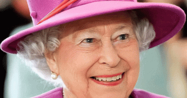 Pse Mbretëresha Elizabeth nuk donte që duart e saj të shiheshin në foto?