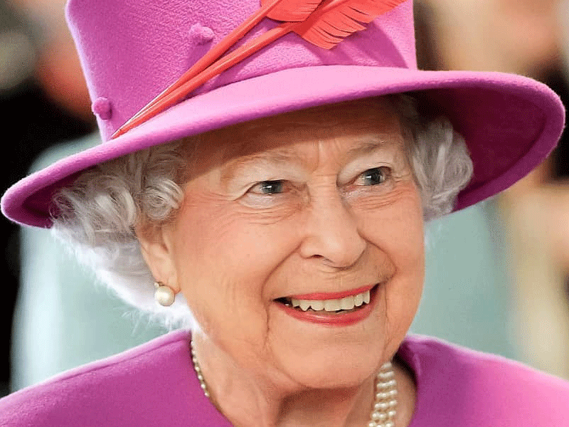Pse Mbretëresha Elizabeth nuk donte që duart e saj të shiheshin në foto?