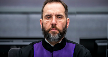 Prokurori që hetoi krimet e luftës në Kosovë dërgohet për të hetuar Trump-in