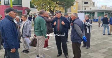 Banorët e Divjakës protestojnë sërish kundër traut: Paguajmë taksë për bizneset, ministria të bisedonte me ne
