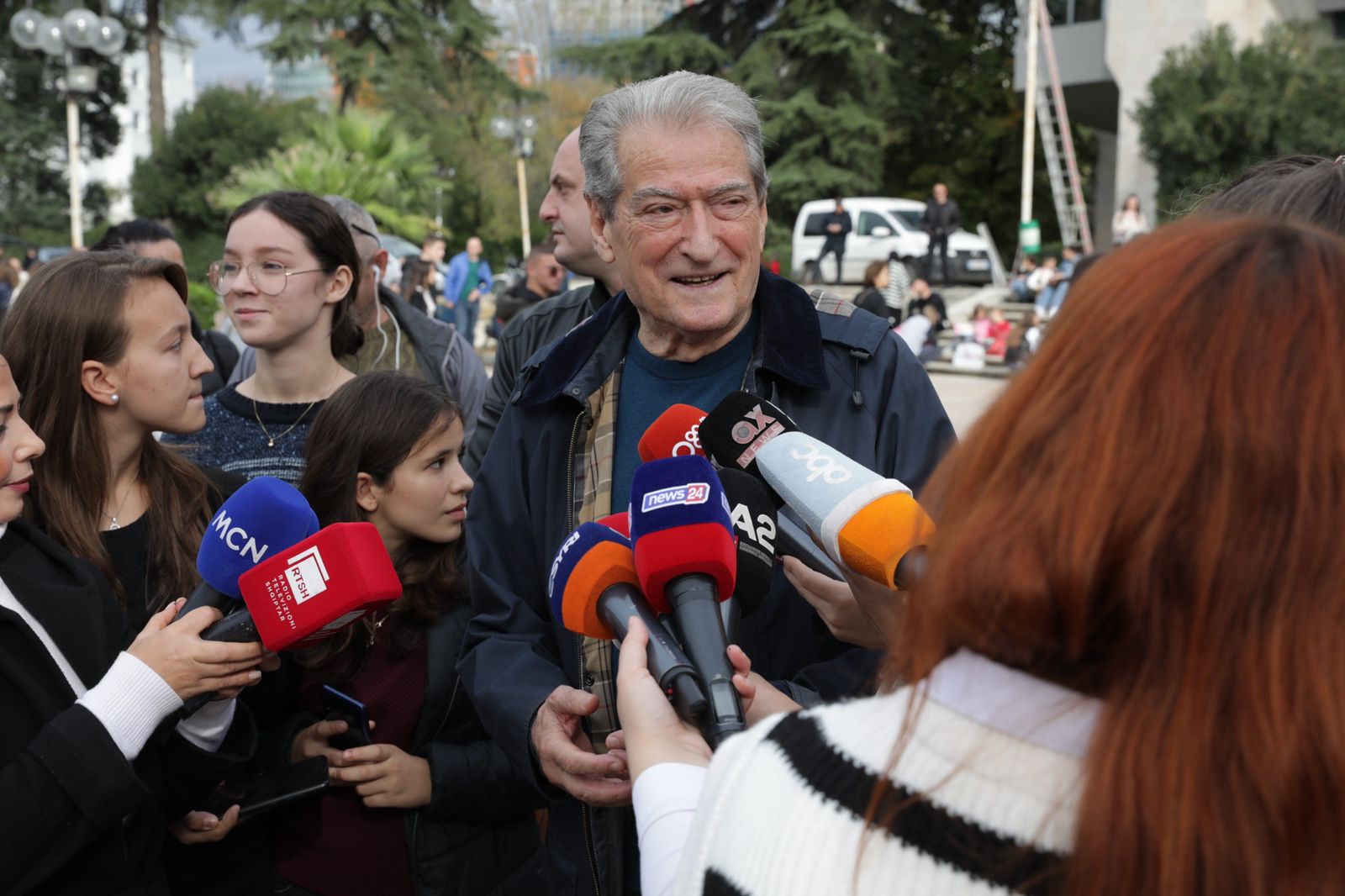 Berisha në Panair: Këtu për të denoncuar qëndrimin anti-libër, qeveria ndaloi fondet për bibliotekat e shkollave