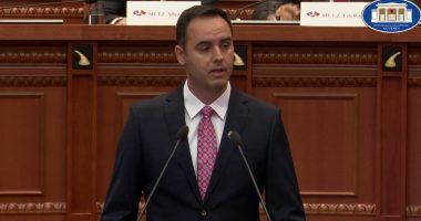 Konjufca nga Parlamenti i Shqipërisë: Të jemi të bashkuar, Serbia po e lufton Kosovën nga brenda e nga jashtë