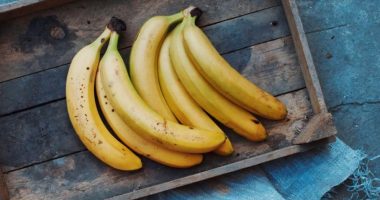 Mjekja ruse paralajmëron: Personat me këtë sëmundje nuk duhet të hanë kurrë banane