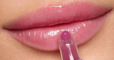 Buzët e plasaritura, çfarë duhet të bëni për t’i kthyer ato sërish të buta