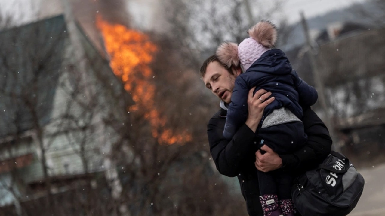 “Na ndihmoni të mundim Rusinë,” Ukraina thirrje qytetarëve: Largohuni nga vendi që të kursejmë energji