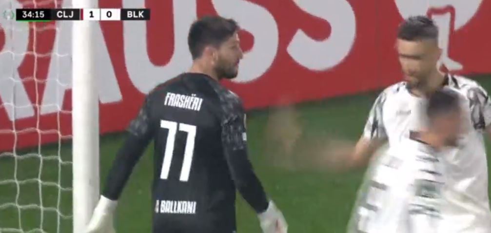 VIDEO/ Portieri i Ballkanit fenomenal, Frashëri i pret dy herë penalltinë CFR Cluj