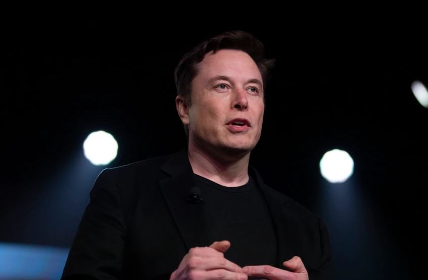 Musk mbron vendimin për zvogëlimin e vendeve të punës në Twitter