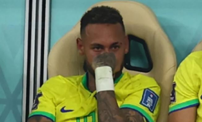 Këmba e dëmtuar e Neymar