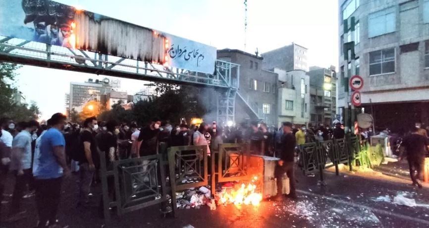 Ndodh për herë të parë, Gjykata në Iran dënon me vdekje protestuesin