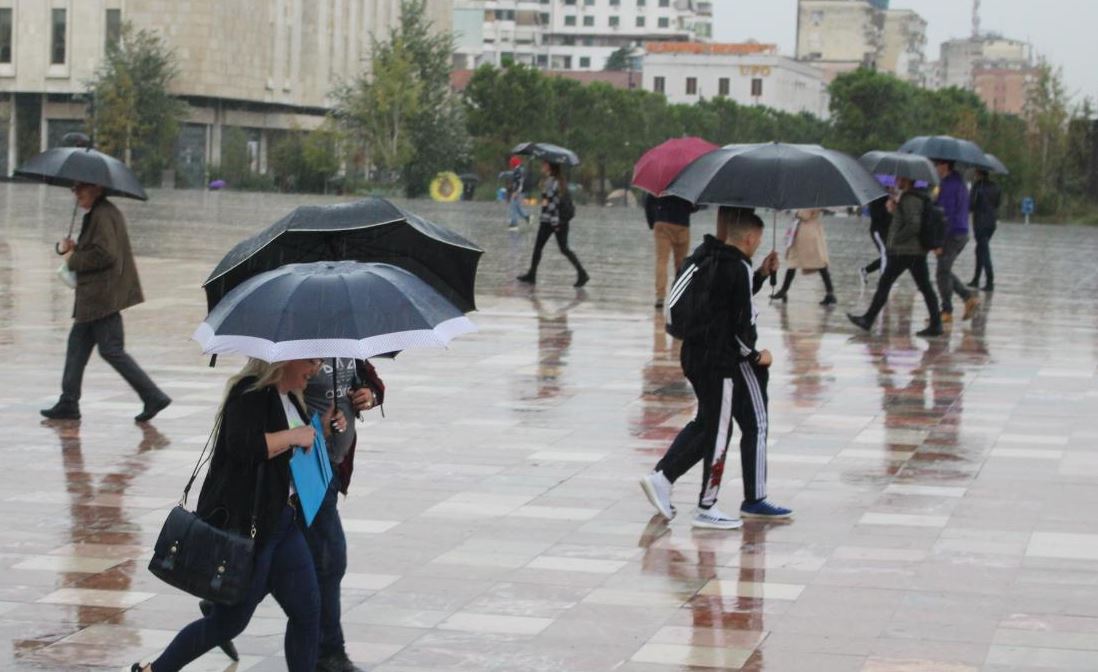 Ulje temperaturash dhe vranësira thuajse në të gjithë territorin, mësoni parashikimin e motit për sot