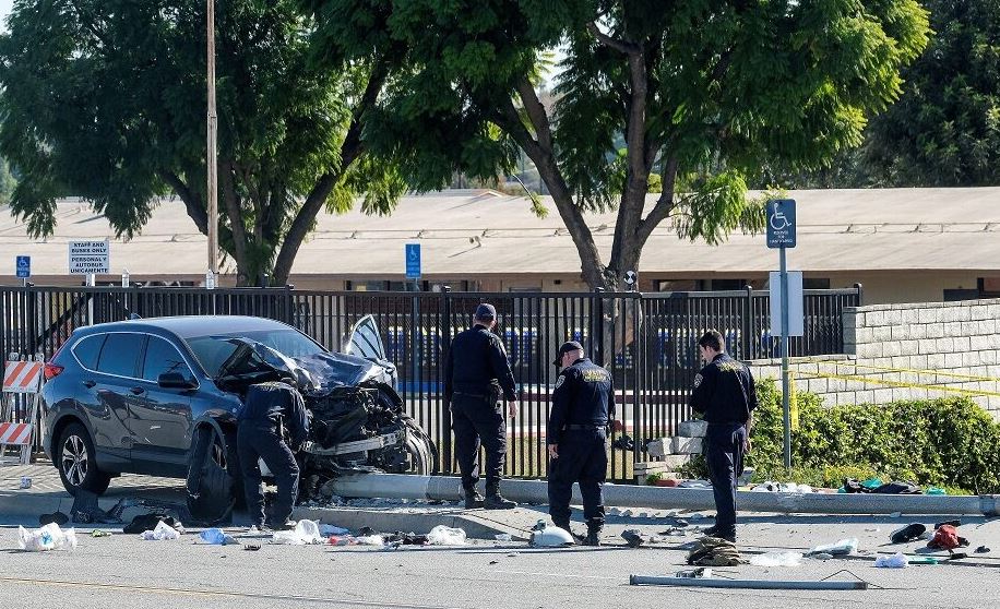 Automjeti me shpejtësi “skëterrë” përplaset me policët e rinj, të paktën 25 të plagosur në Los Anxhelos