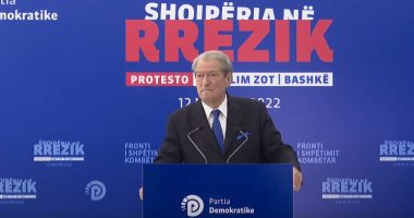 Berisha përkrah pedagogët: Rrogat sa gjysma e pedagogëve në Kosovë, e papranueshme