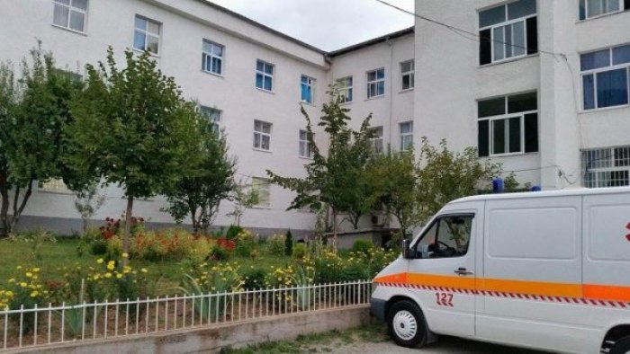 Kërcënohet drejtori i spitalit të Bulqizës, arrestohet 31-vjeçari