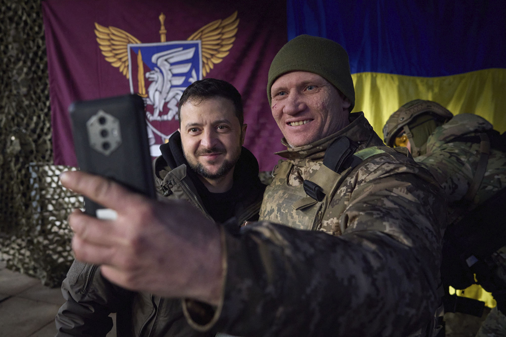 Zelensky takon trupat ukrainas në Donbas
