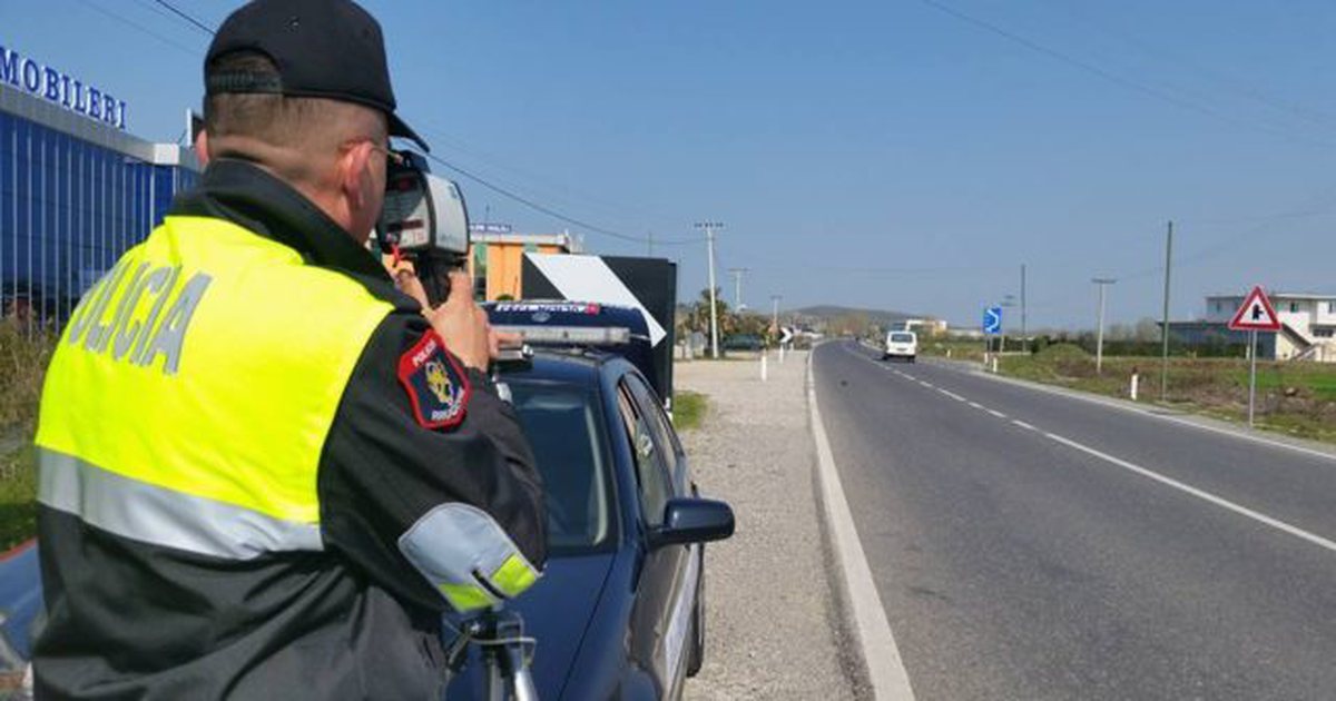 I kërkoi lekë qytetarit për të mos i vënë gjobë, përjashtohet polici i Rrugores në Fier