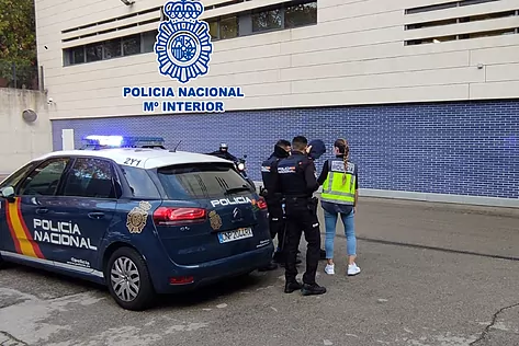 I ishte ndalur hyrja në Spanjë, por shqiptari përdorte 3 identitete të rreme, arrestohet në Barcelonë