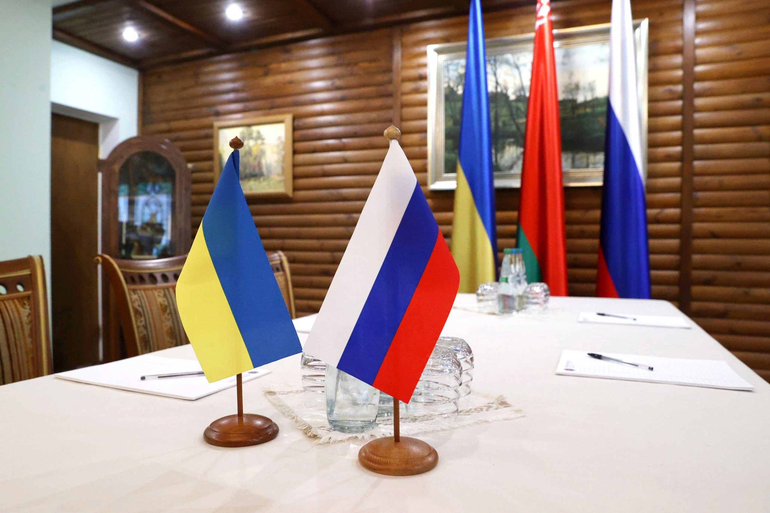 Rusia kundërshton tërheqjen e trupave nga Ukraina si kusht për bisedime