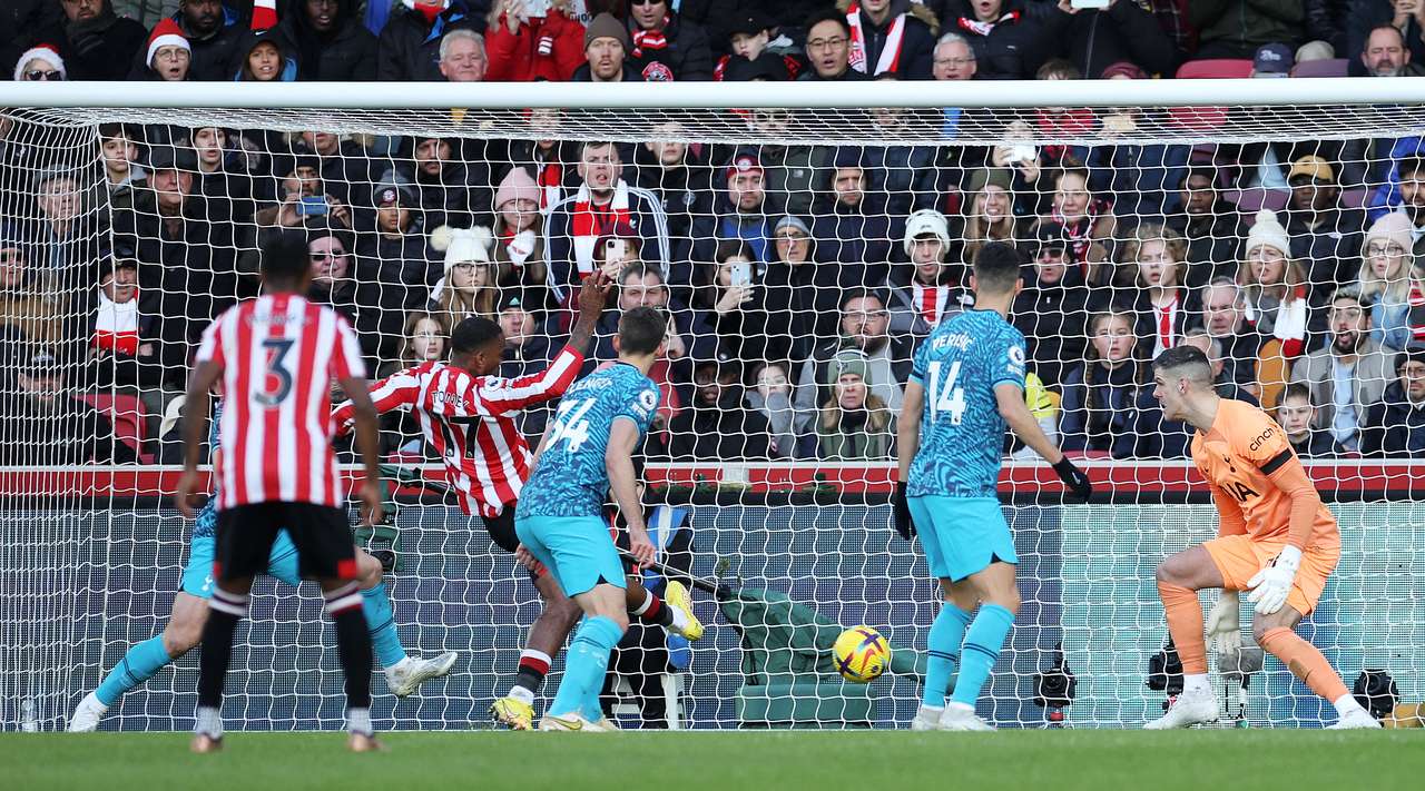 VIDEO/ Brentford “ëndërron”, por Tottenham i merr barazimin