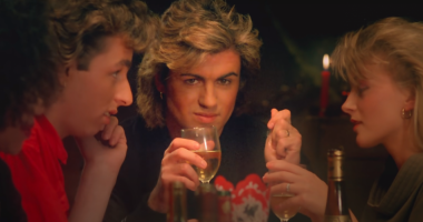 Çifti mbledh 58 mijë euro për të blerë të drejtat e këngës së Krishtlindjeve: E urrejmë, nuk duam të dëgjohet më kurrë