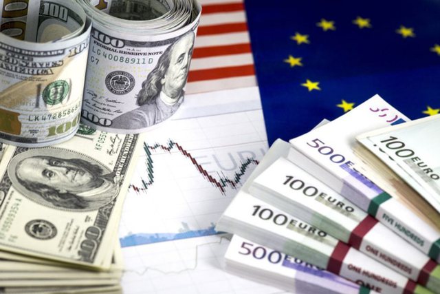 Këmbimi Valutor, euro “në vend numëro”, sa shiten dollari e paundi…