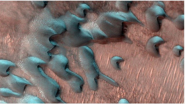 NASA publikon fotot, bukuria e frikshme e dimrit Marsian